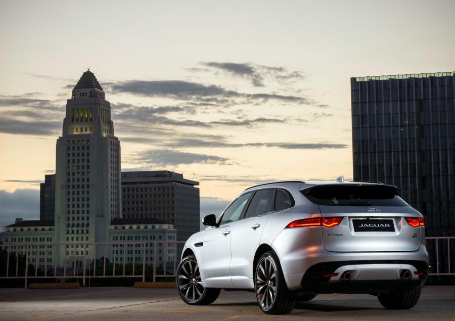  Jaguar F-Pace S 35t AWD 2016 года  (NA) (фото 5 из 16)